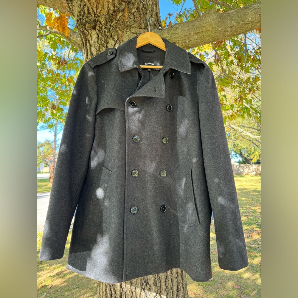 Men’s Express Coat Size Large